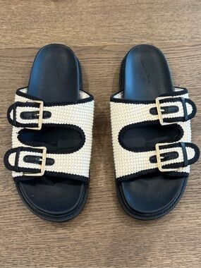 Women’s Universal Thread Kylie Knit Slide Sandals in Cream and Black